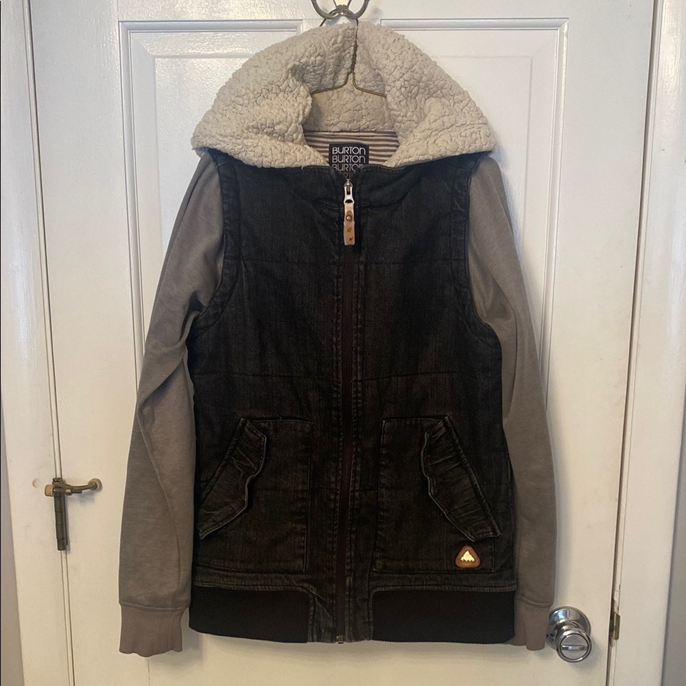 Cozy cool Burton zip up jacket